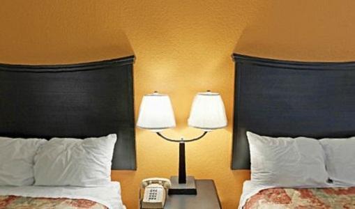 Econo Lodge Metropolis Room photo